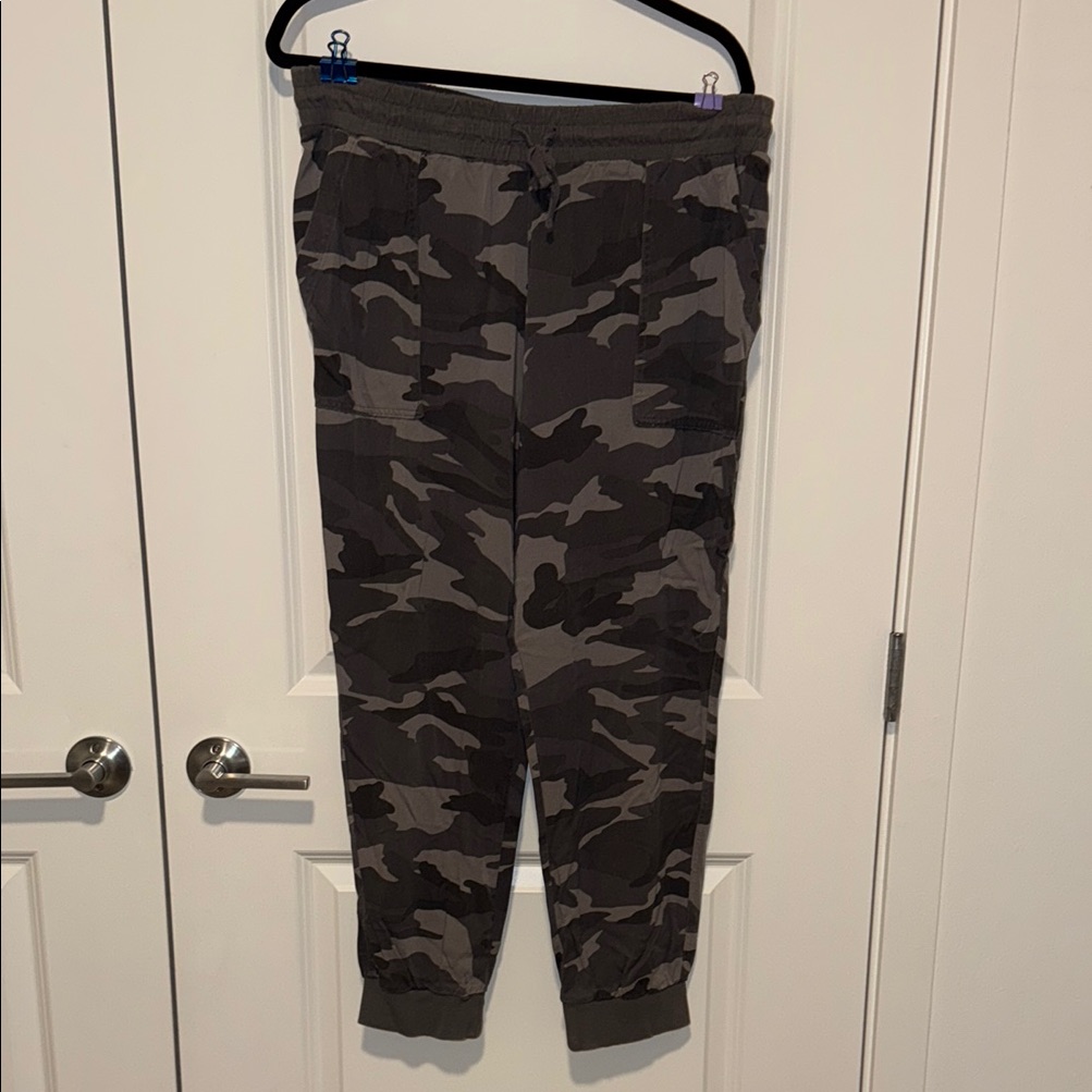 Gray And Black Camouflage Jogger Sweatpants